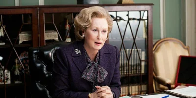 Meryl Streep Sat at Desk