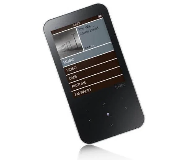 iRiver B30 8GB Digital Radio MP3 Player Image 1