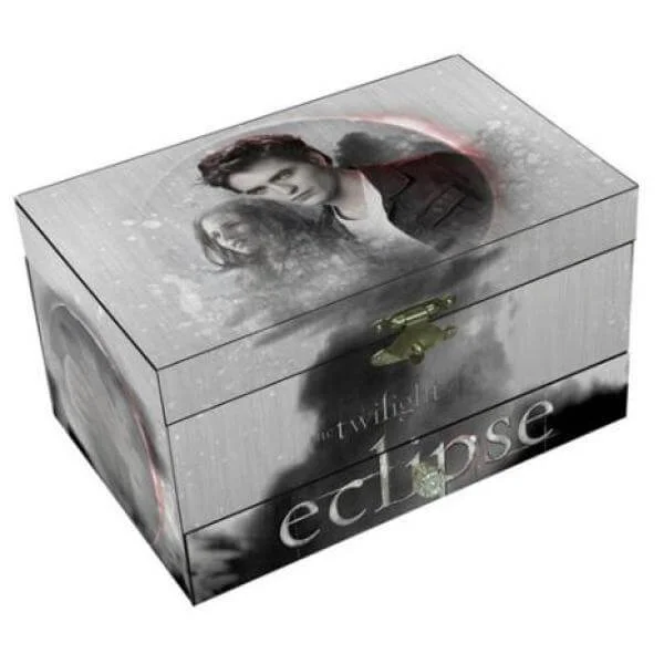Twilight Eclipse Muscial Jewellery Box Silver Edward and Bella Image 1
