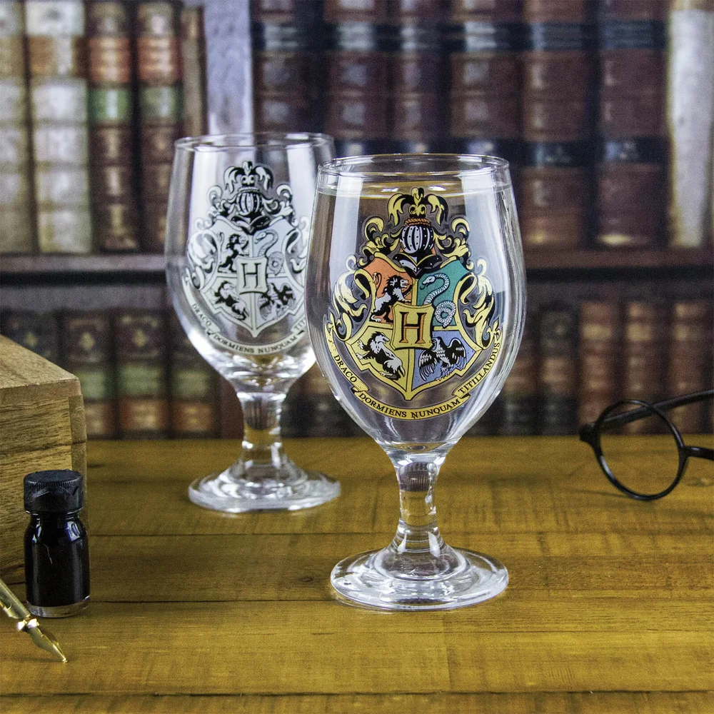 Hogwarts Colour Change Water Glass V2 Image 1