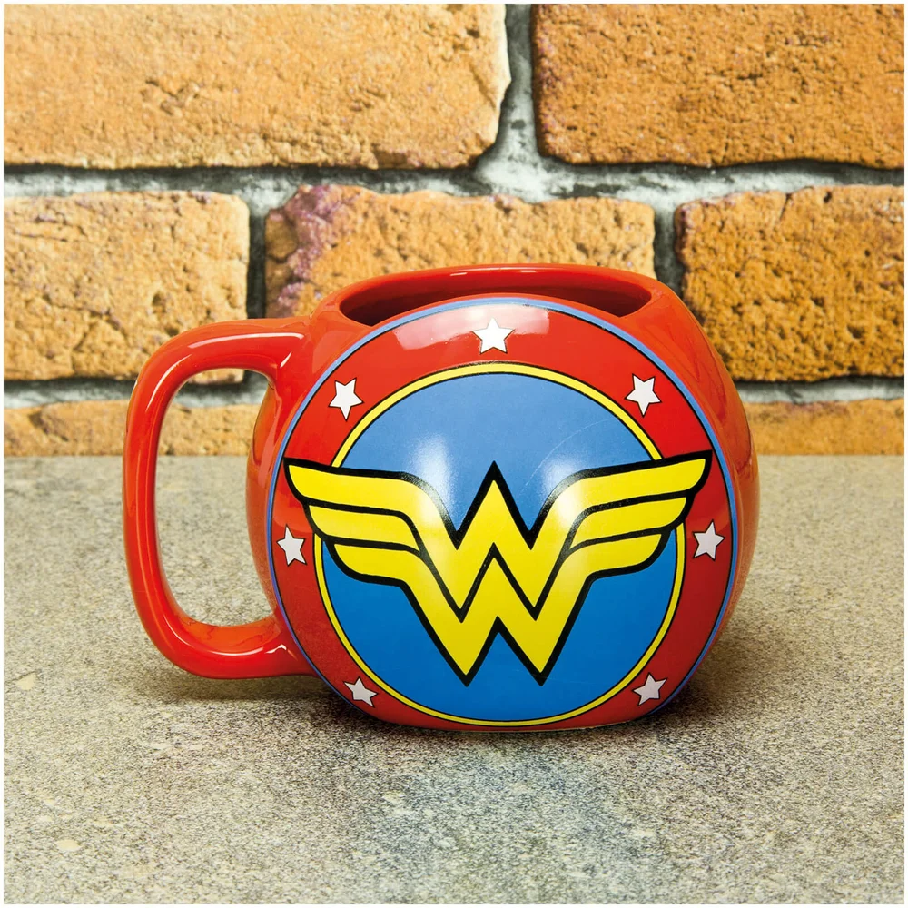 DC Comics Wonder Woman Shield Mug Image 1