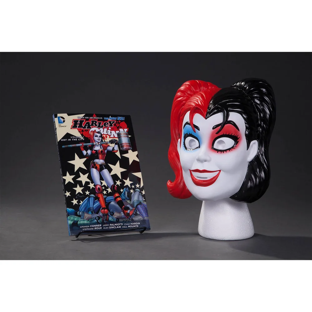 DC Comics Harley Quinn Book and Mask Set Image 1