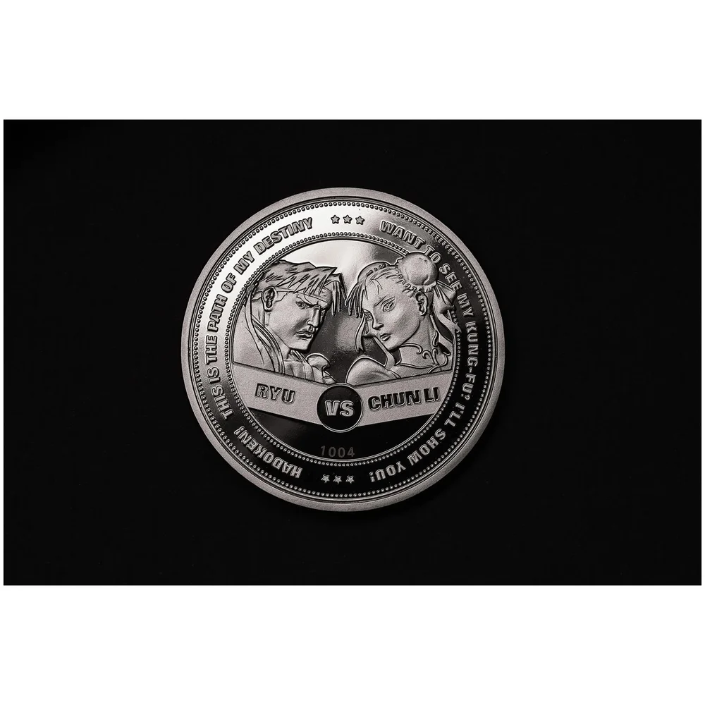 Street Fighter 30th Anniversary 'Versus' Collector's Limited Edition Coin: Silver Variant Image 1