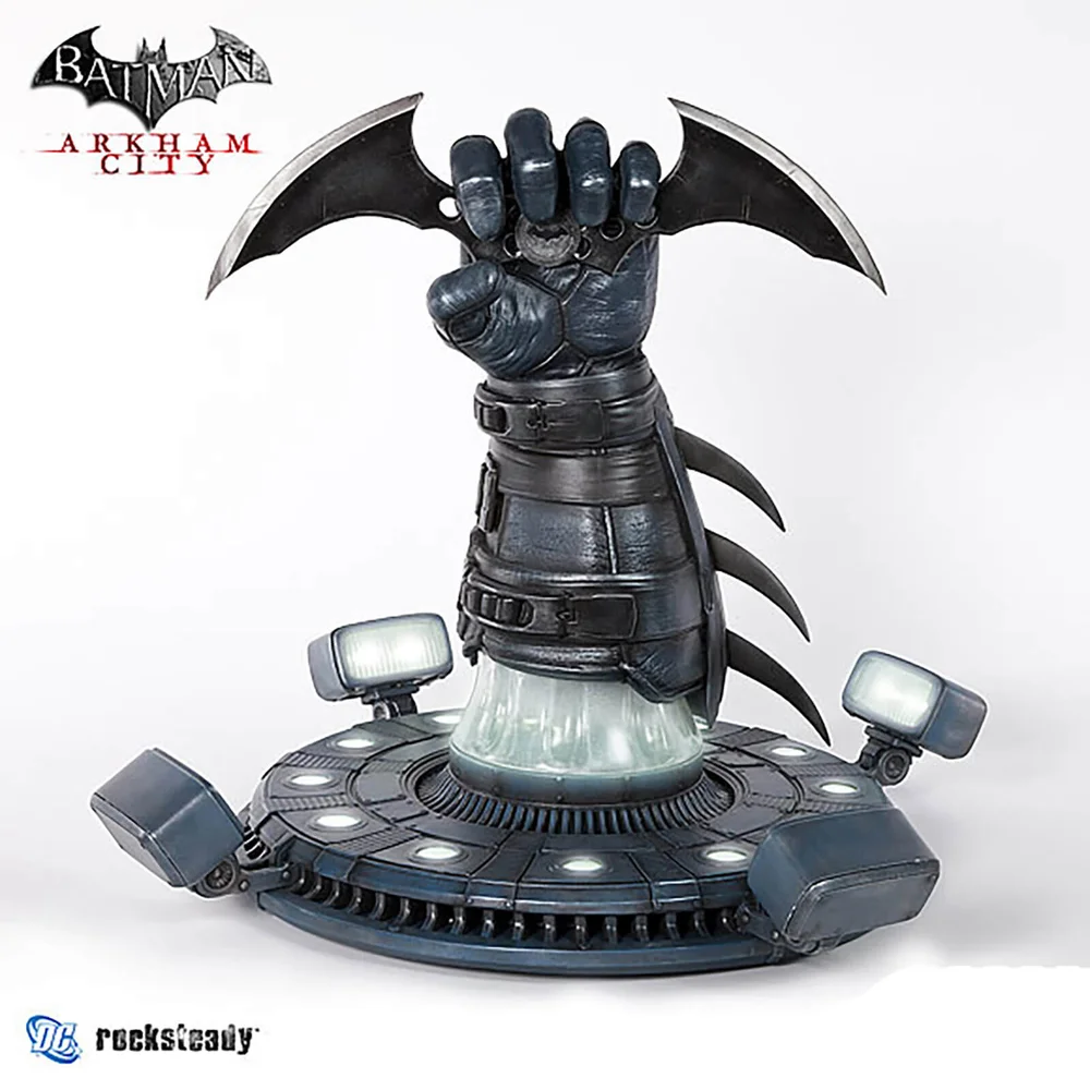 Batman: Arkham: City - Batarang Prop Replica 22" Image 1