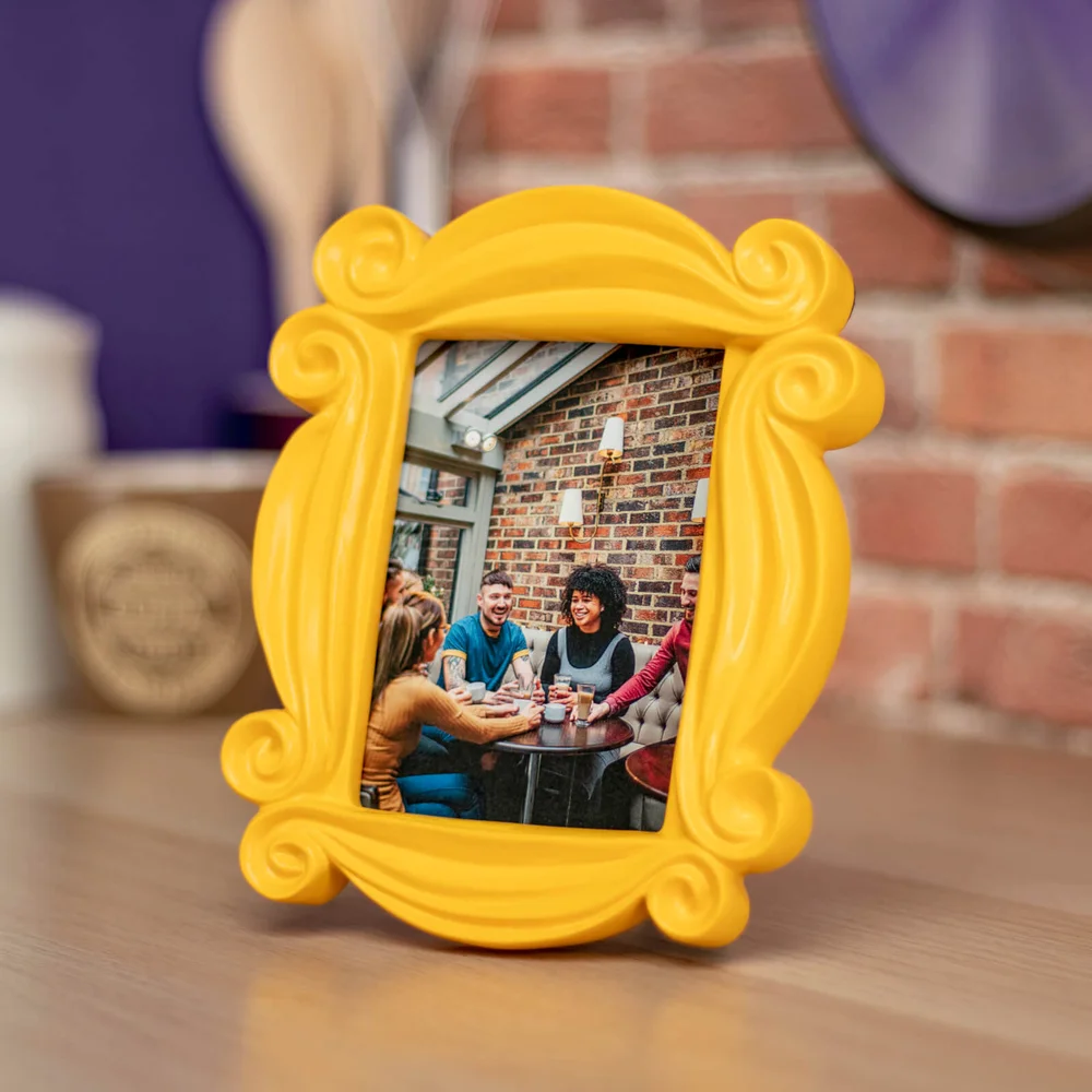 Friends Peephole Photo Frame Image 1