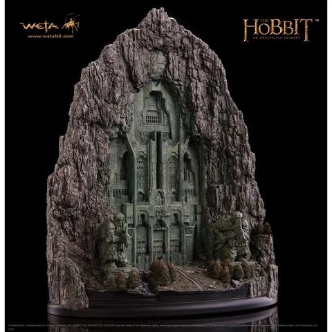 Weta The Hobbit An Unexpected Journey - Front Gate To Erebor - Statue Image 1
