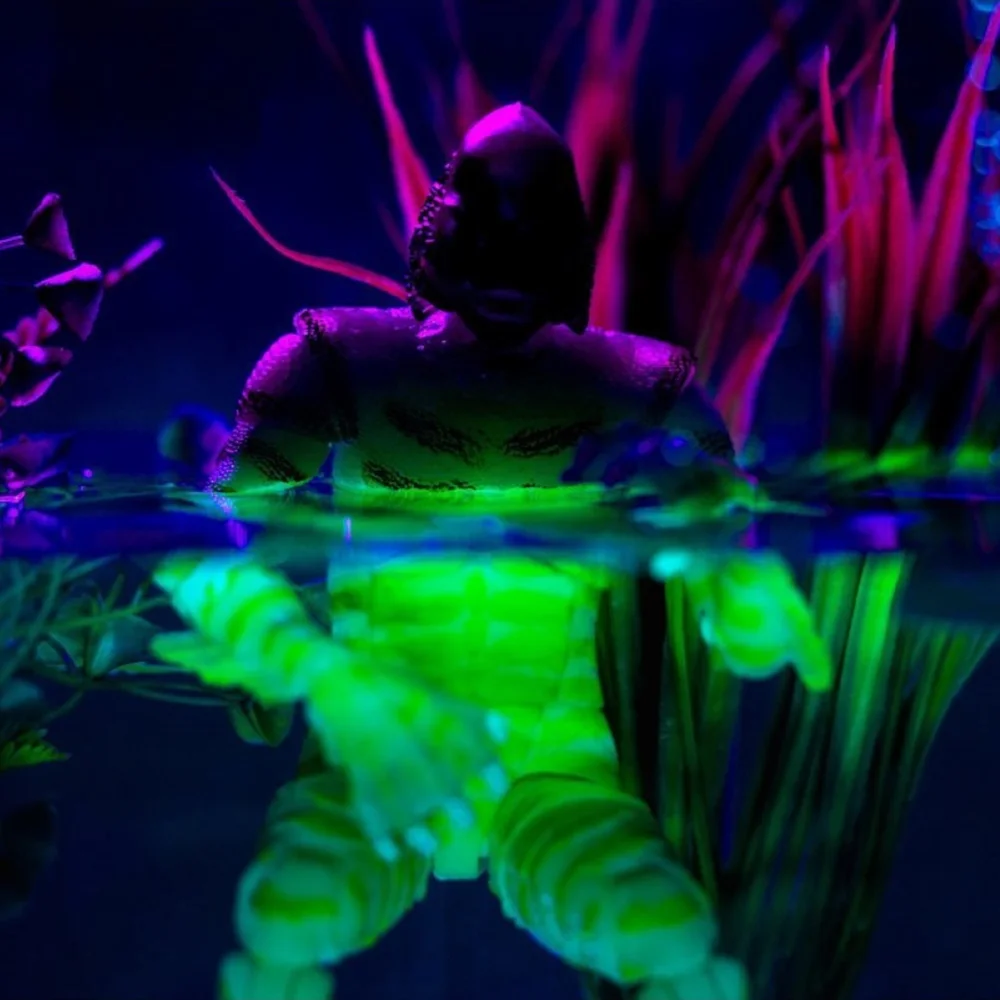 Jada Toys Universal Monsters 6" Action Figure - The Creature (Glow-In-The-Dark Version) Image 1