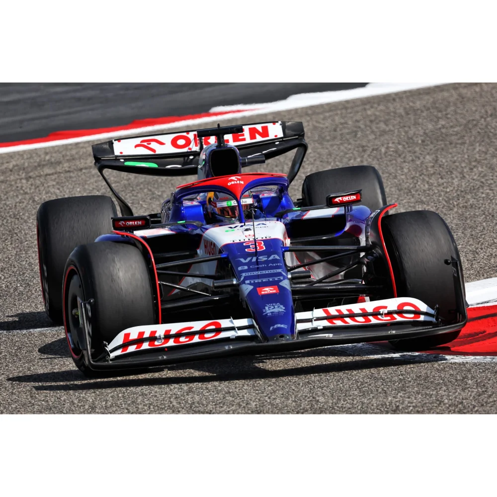 Minichamps 1:18 Visa Cash RB Formula One Team VCARB 01 Daniel Ricciardo 2024 Image 1