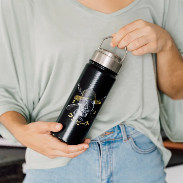 One Piece Netflix 550ml Metal Bottle