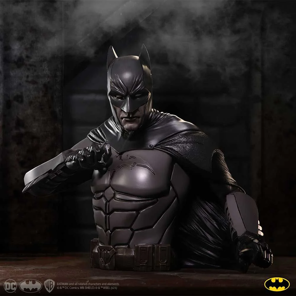 DC Comics Batman: There Will be Blood Collectible Bust 30cm Image 1