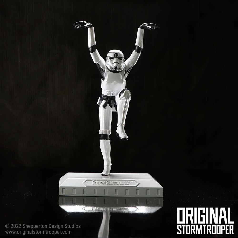 Original Stormtrooper Crane Kick Figurine 20.5cm Image 1