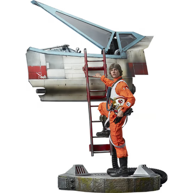 Sideshow Star Wars Luke Skywalker & X-Wing: Red Five Premium Format Figure