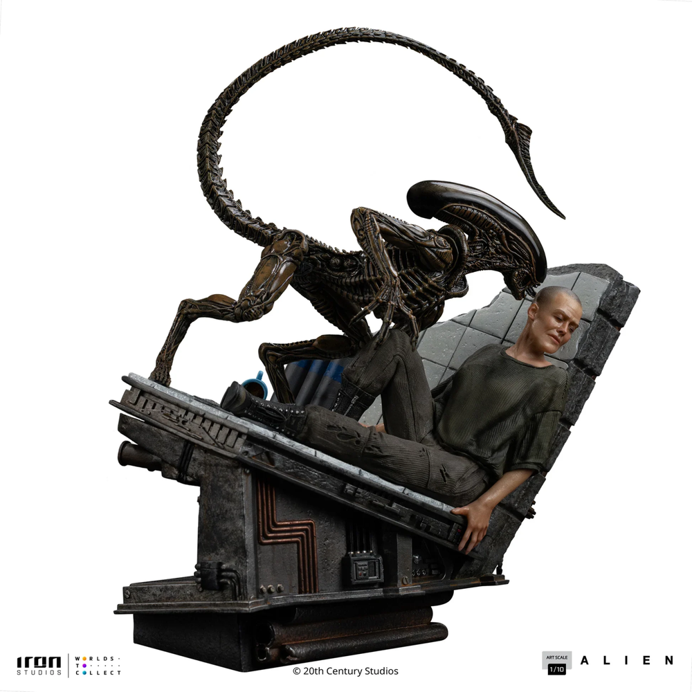 Iron Studios Alien 3 Ellen Ripley and Dog Alien Art Scale 1/10 Statue Image 1