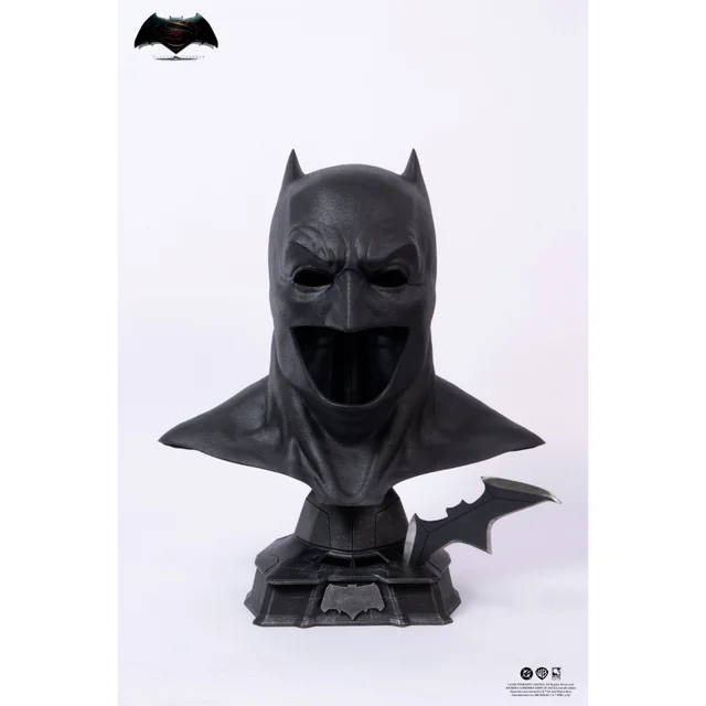 Justice League: Batman v Superman: Dawn of Justice Replica 1/1 Batman Cowl 51 cm