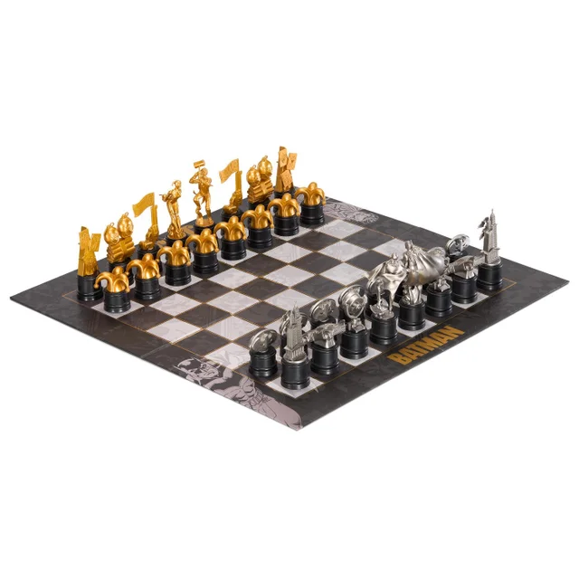 DC Comics Chess Set Batman vs. The Joker 47 cm