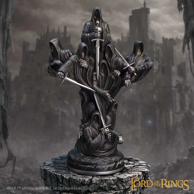 The Lord of the Rings Ringwraiths of Middle-earth 34.7cm