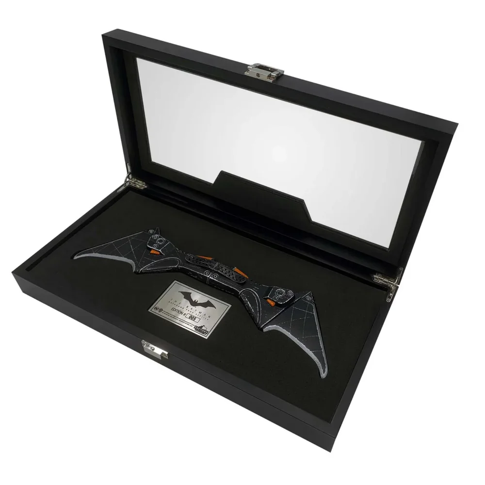 The Batman Prop Replica Batarang Limited Edition - Factory Entertainment Image 1