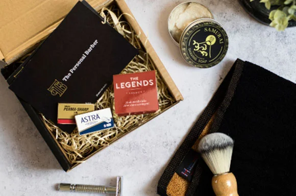 GET FREE GIFT WITH YOUR FIRST KIT