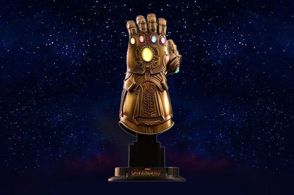 AVENGERS: INFINITY WAR 1/4 REPLICA GAUNTLET