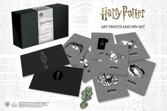 HARRY POTTER DARK ARTS<BR> PIN BADGE & ART CARDS SET
