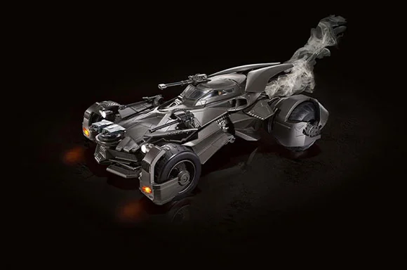 SUPER DELUXE 1:10 R/C BATMOBILE & FIGURE